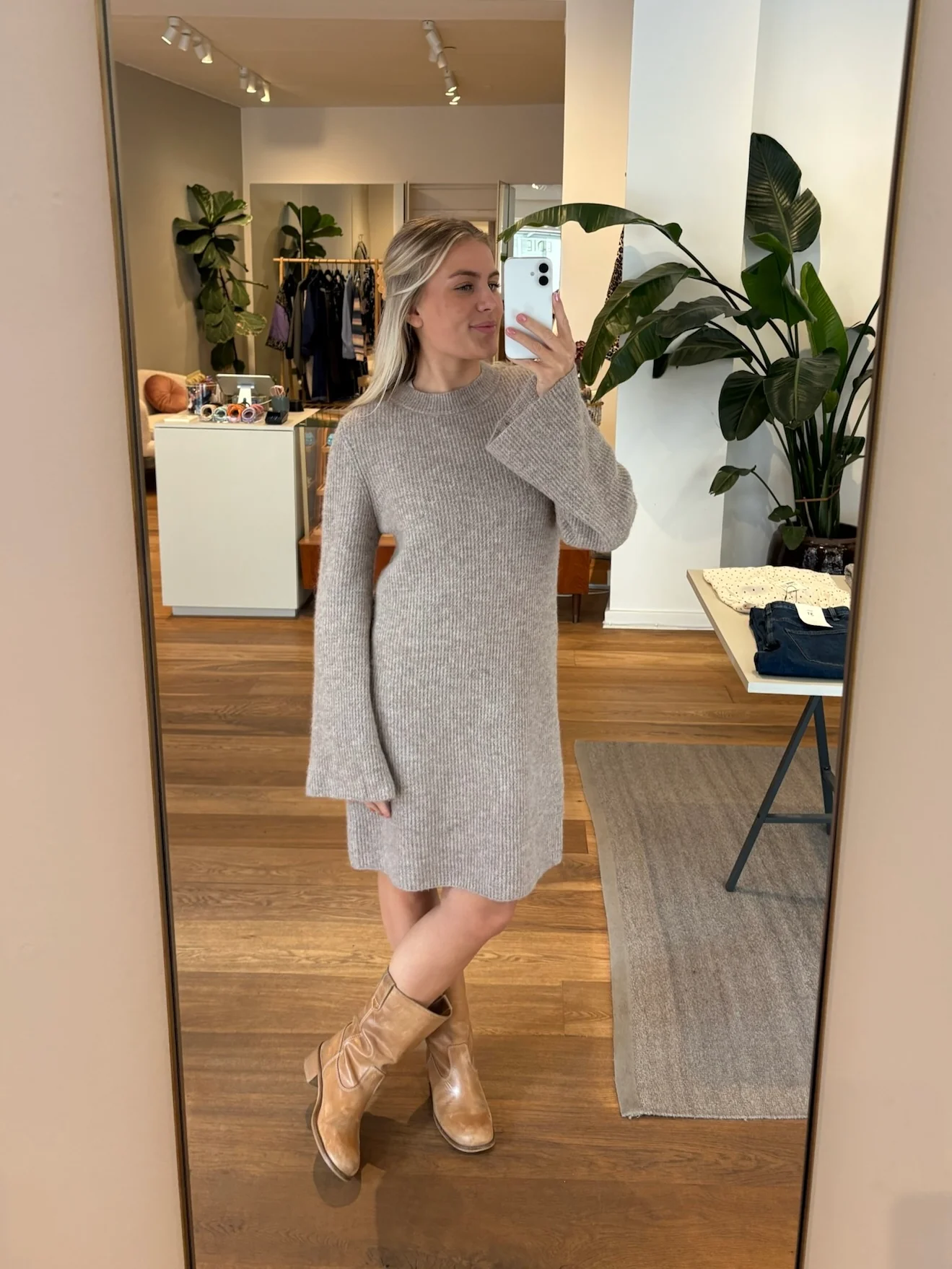 Gestuz AlphaGZ short dress Warm Sand Melange - Image 3