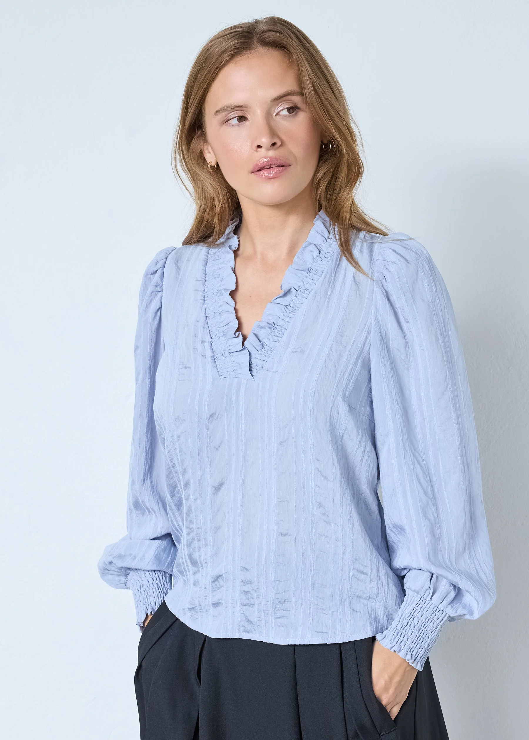Co’Couture Kesicc V-Blouse Pale Blue - Image 2