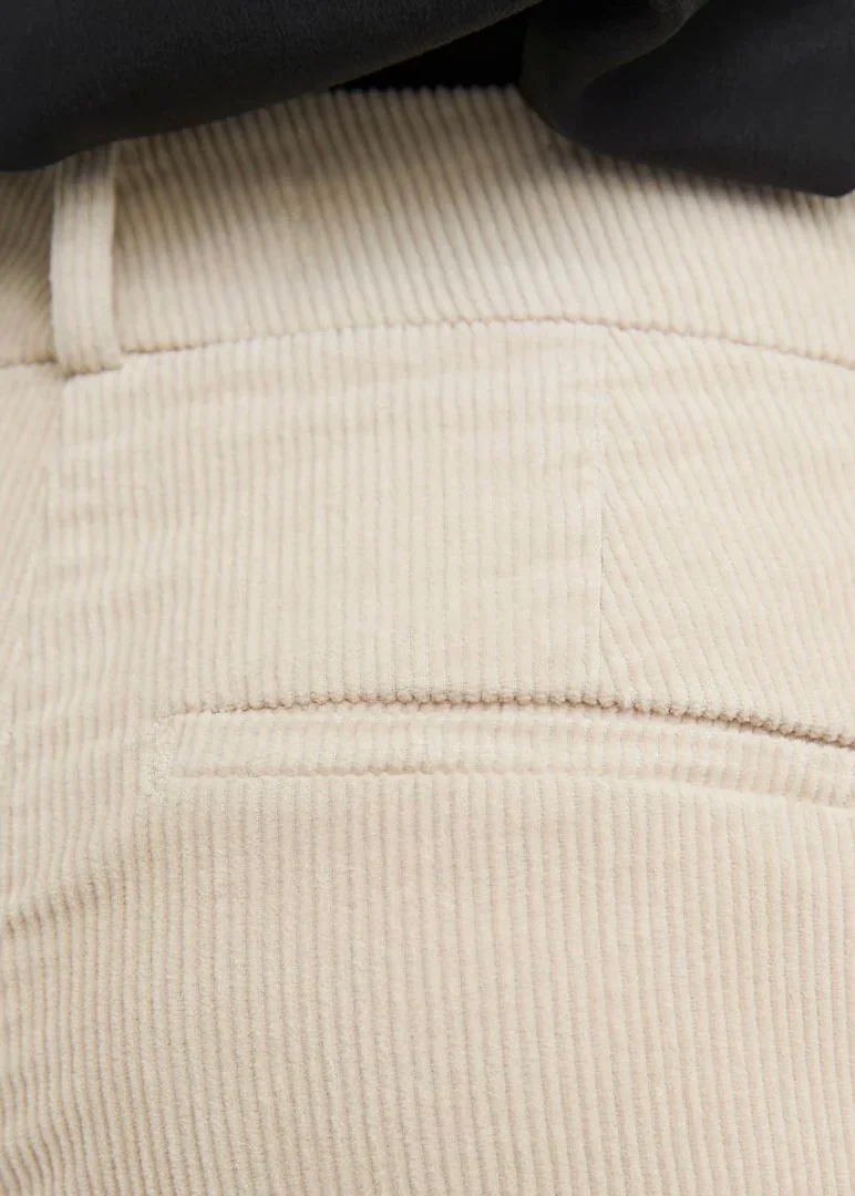 Five Units ClaraFV Winter White Corduroy - Image 10