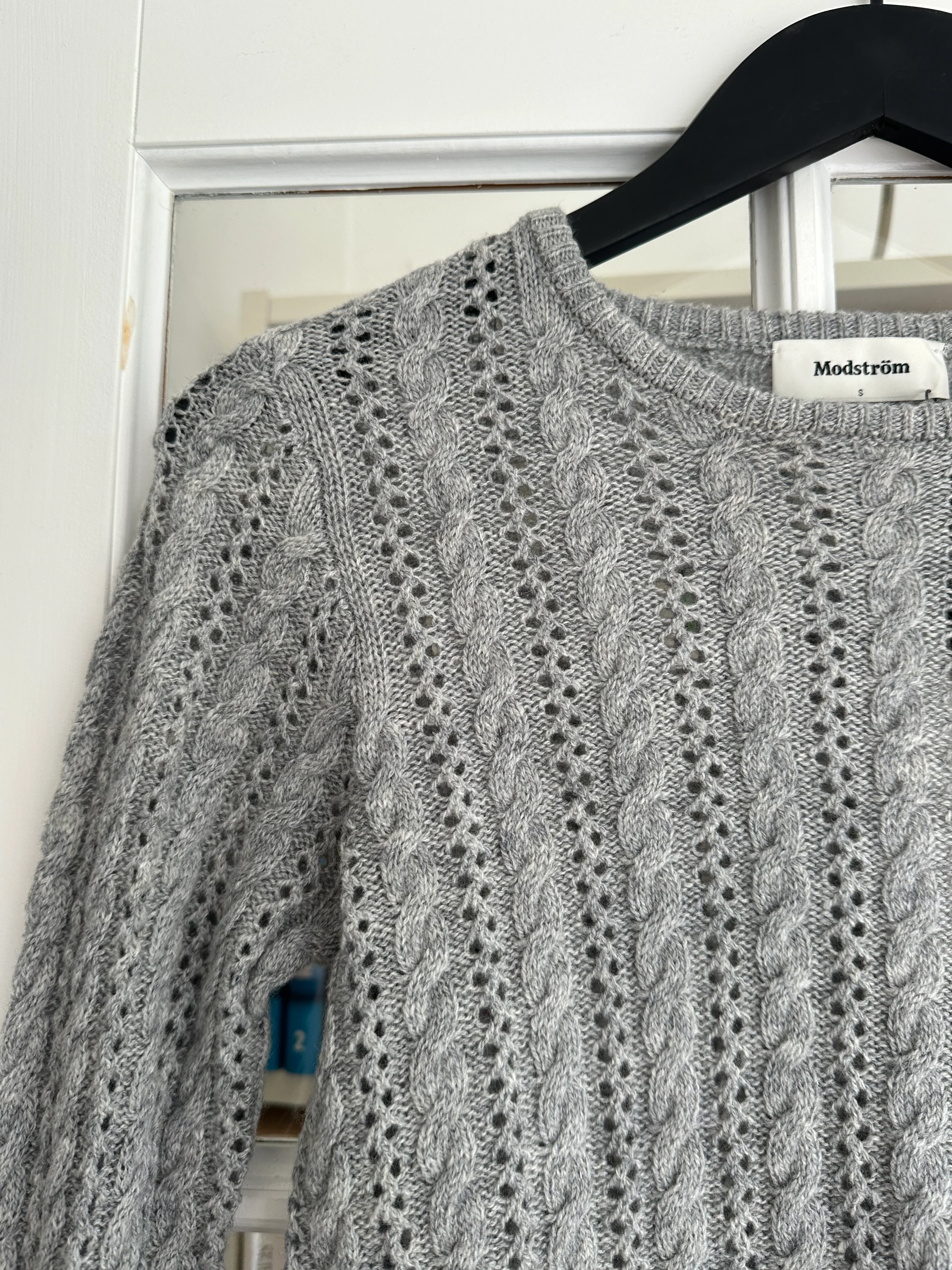 Modström HowieMD cable o-neck Grey Melange - Image 6