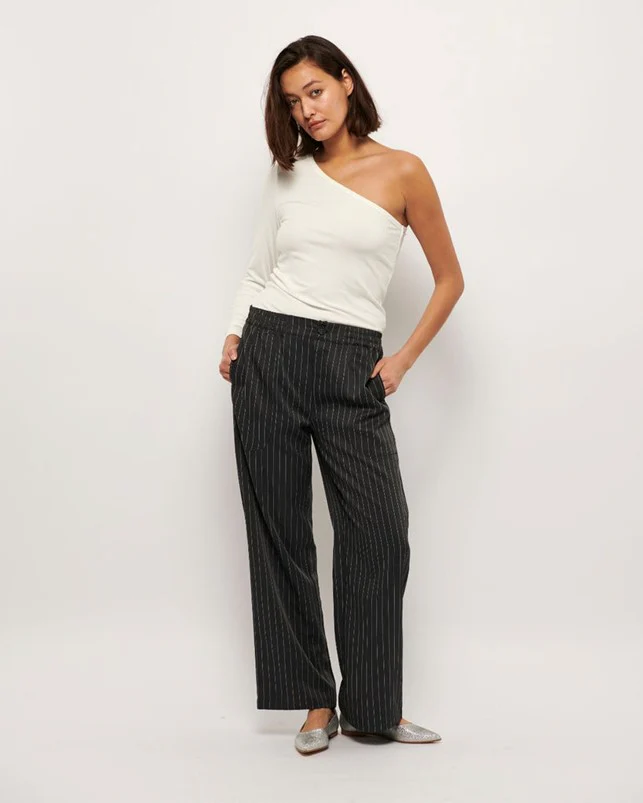 La Rouge Lisa One shoulder L/S White - Image 3
