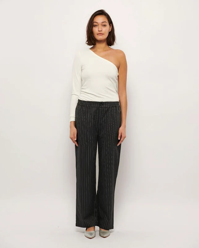 La Rouge Lisa One shoulder L/S White - Image 4