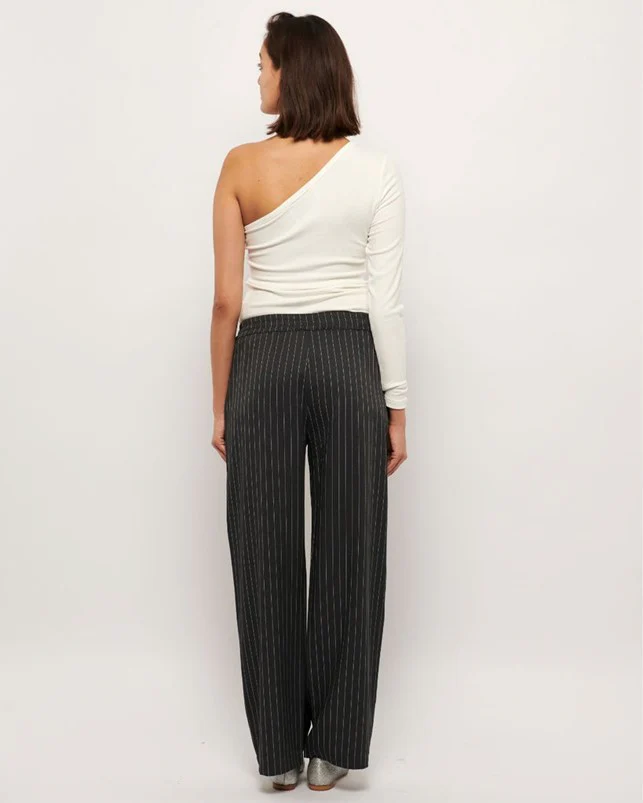 La Rouge Lisa One shoulder L/S White - Image 5