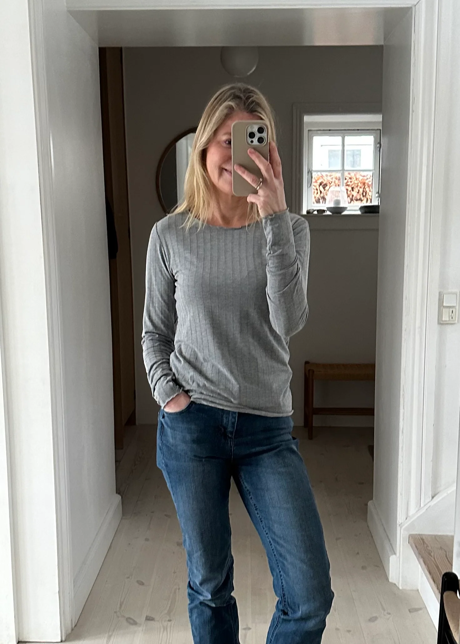 Sofie Schnoor S243320 Mattiesw t-shirt long sleeve grey melange - Image 3
