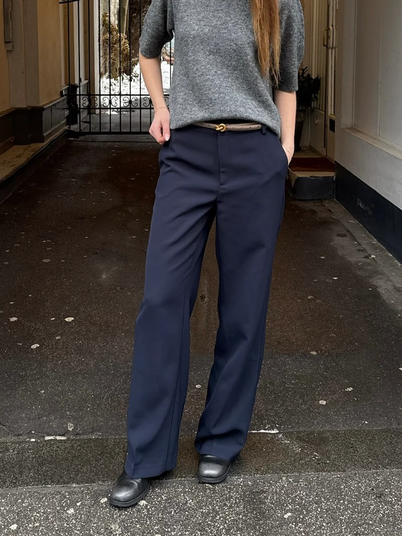 My Essential Wardrobe 29 The Tailored Pant dark blue - Image 4