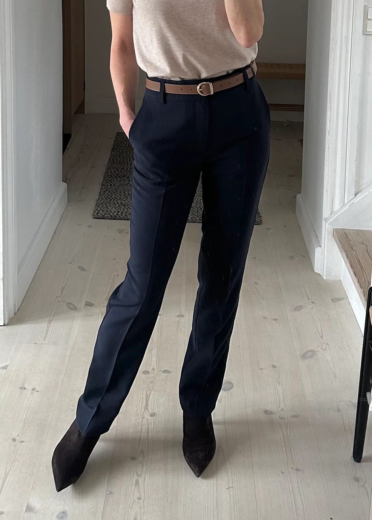 My Essential Wardrobe 26 The Tailored Straight Pant dark blue - Image 6