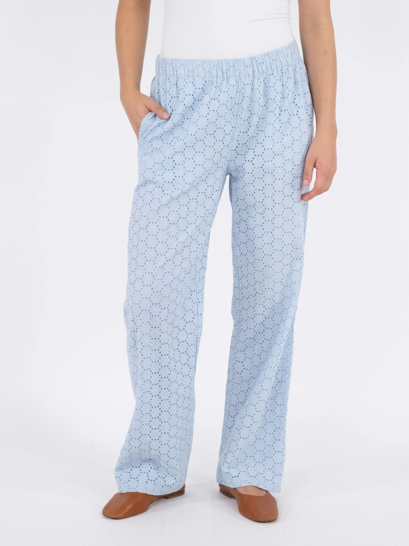 Neo Noir Claira Broderie pants light blue - Image 6
