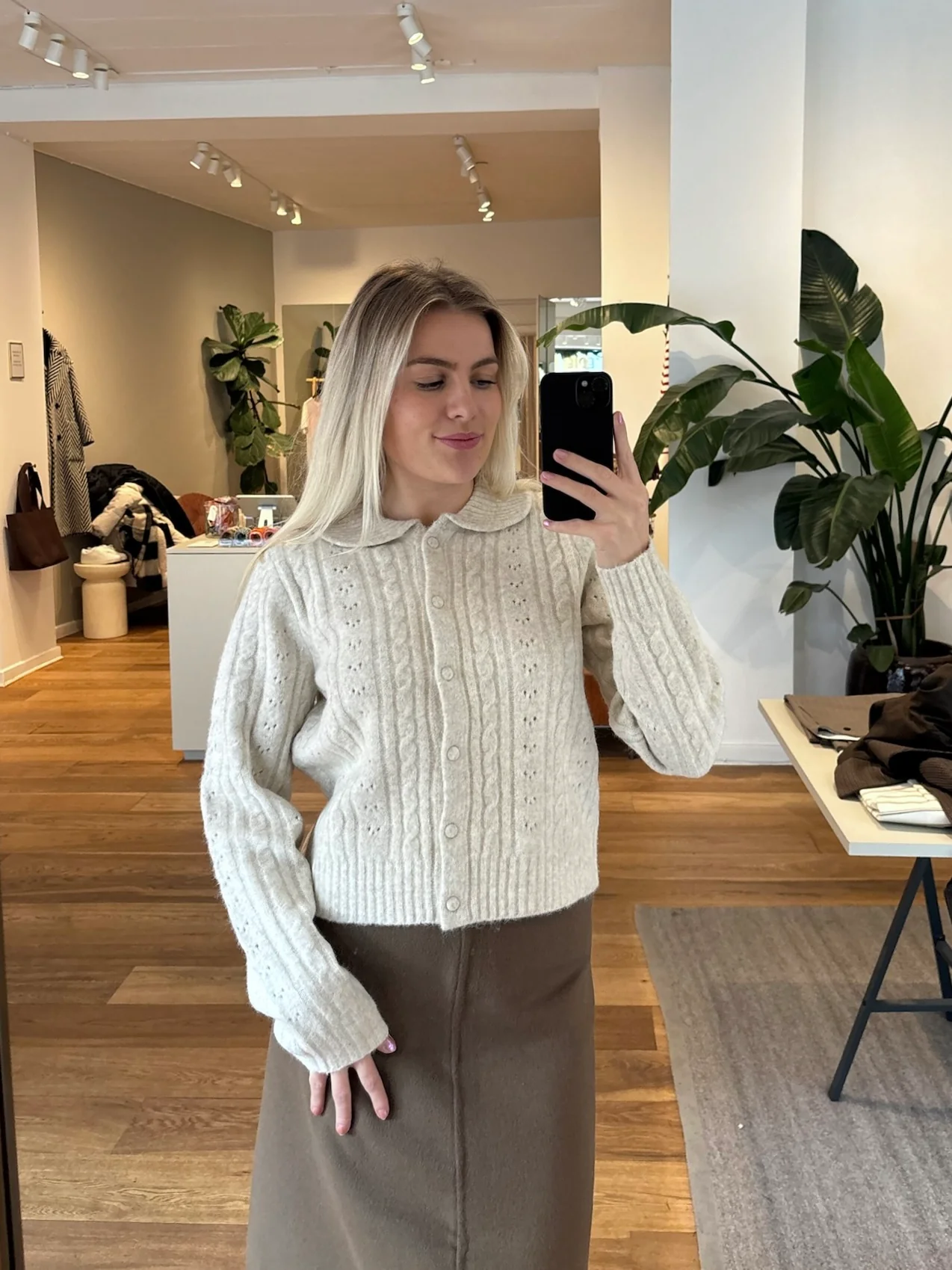 Neo Noir Emelie Cardigan Ivory - Image 3