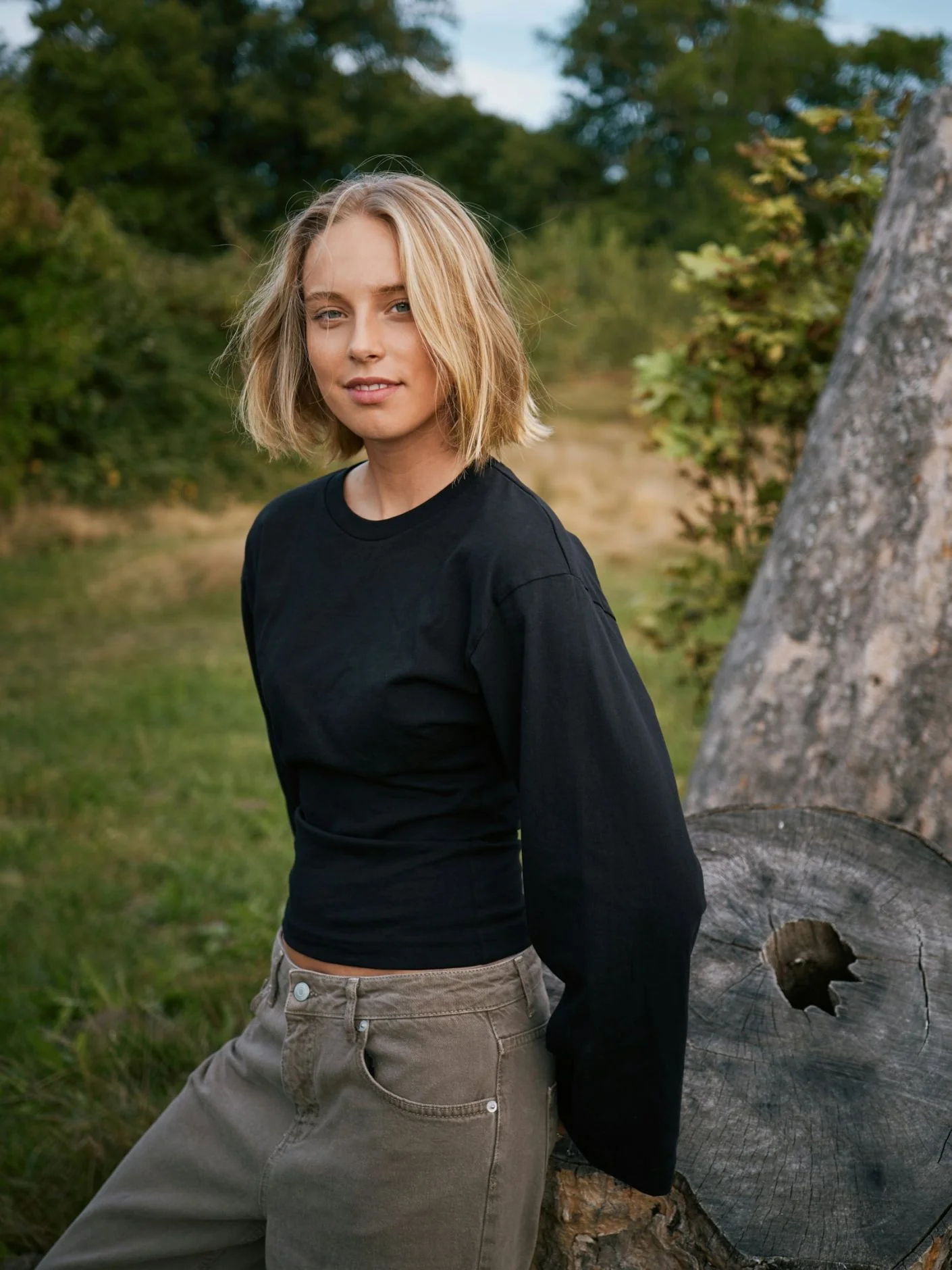 Neo Noir Paska Boxy Long Tee Black - Image 5