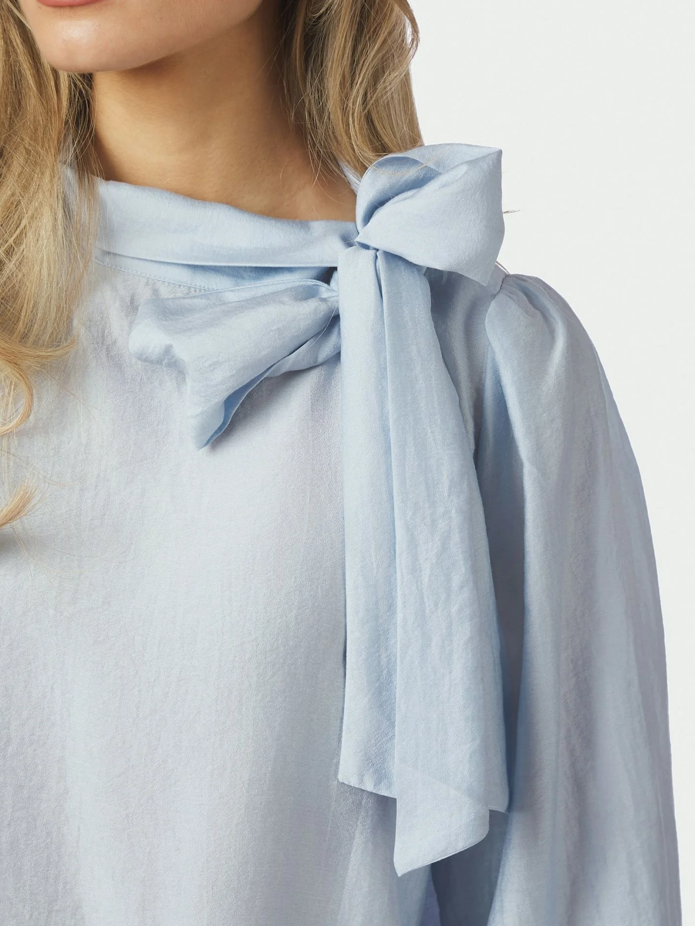 Neo Noir Selene Crisp Blouse Light Blue - Image 3