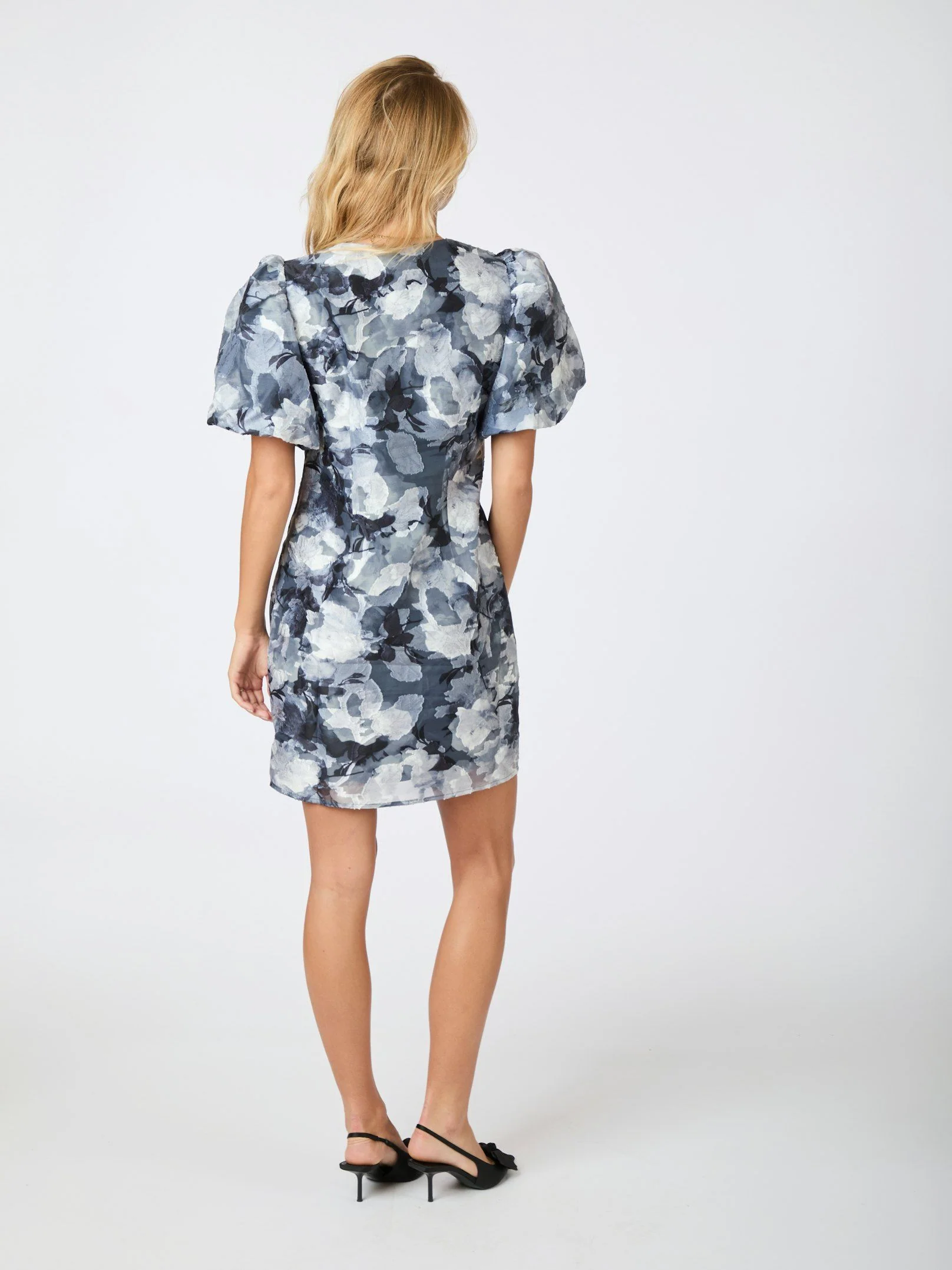 Neo Noir Sika Brocade Floral dress grey - Image 6