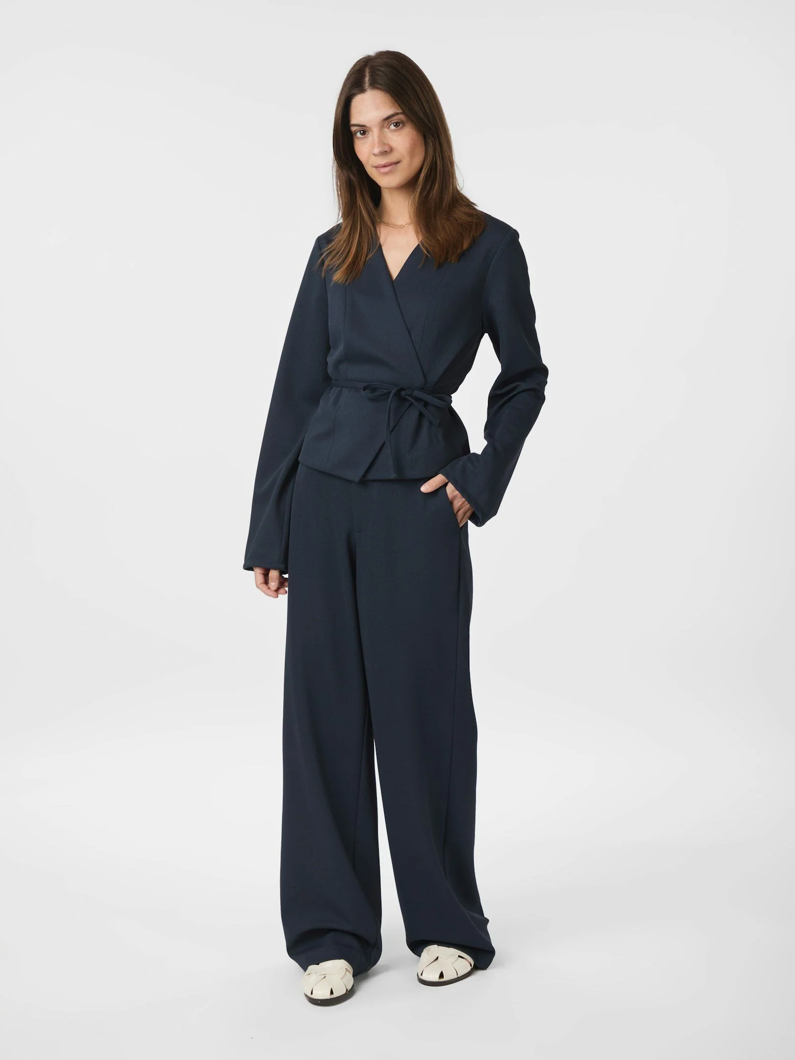 Neo Noir Simmi Blouse Navy - Image 3