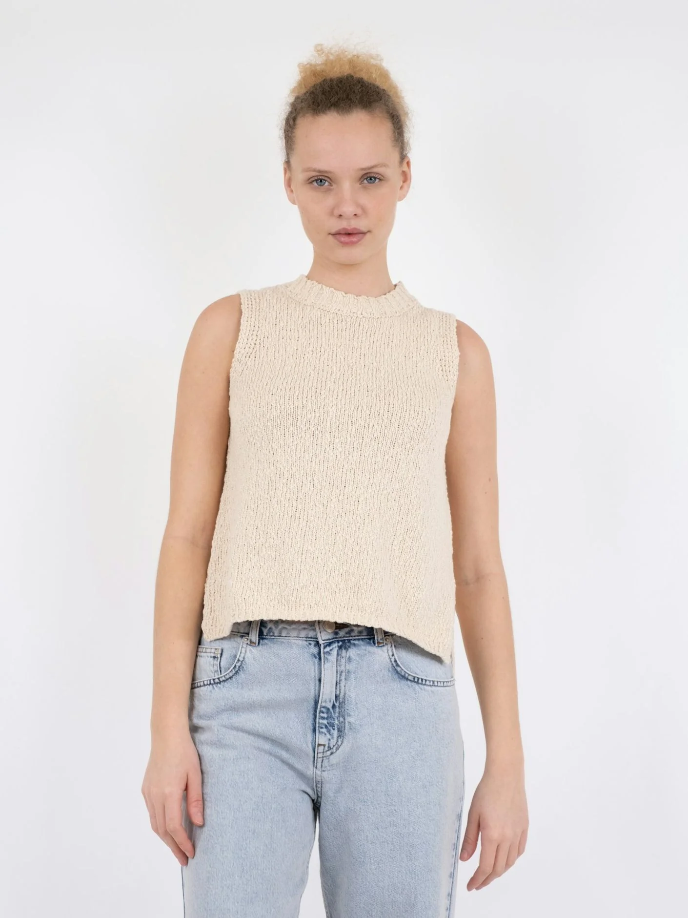 Neo Noir Virena Knit Vest sand - Image 6