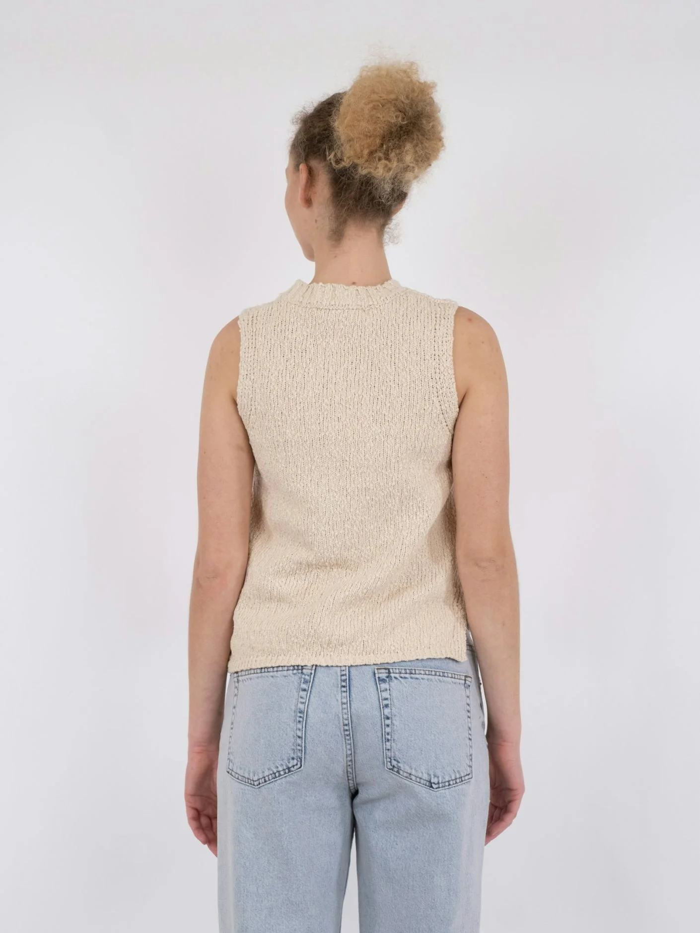 Neo Noir Virena Knit Vest sand - Image 8