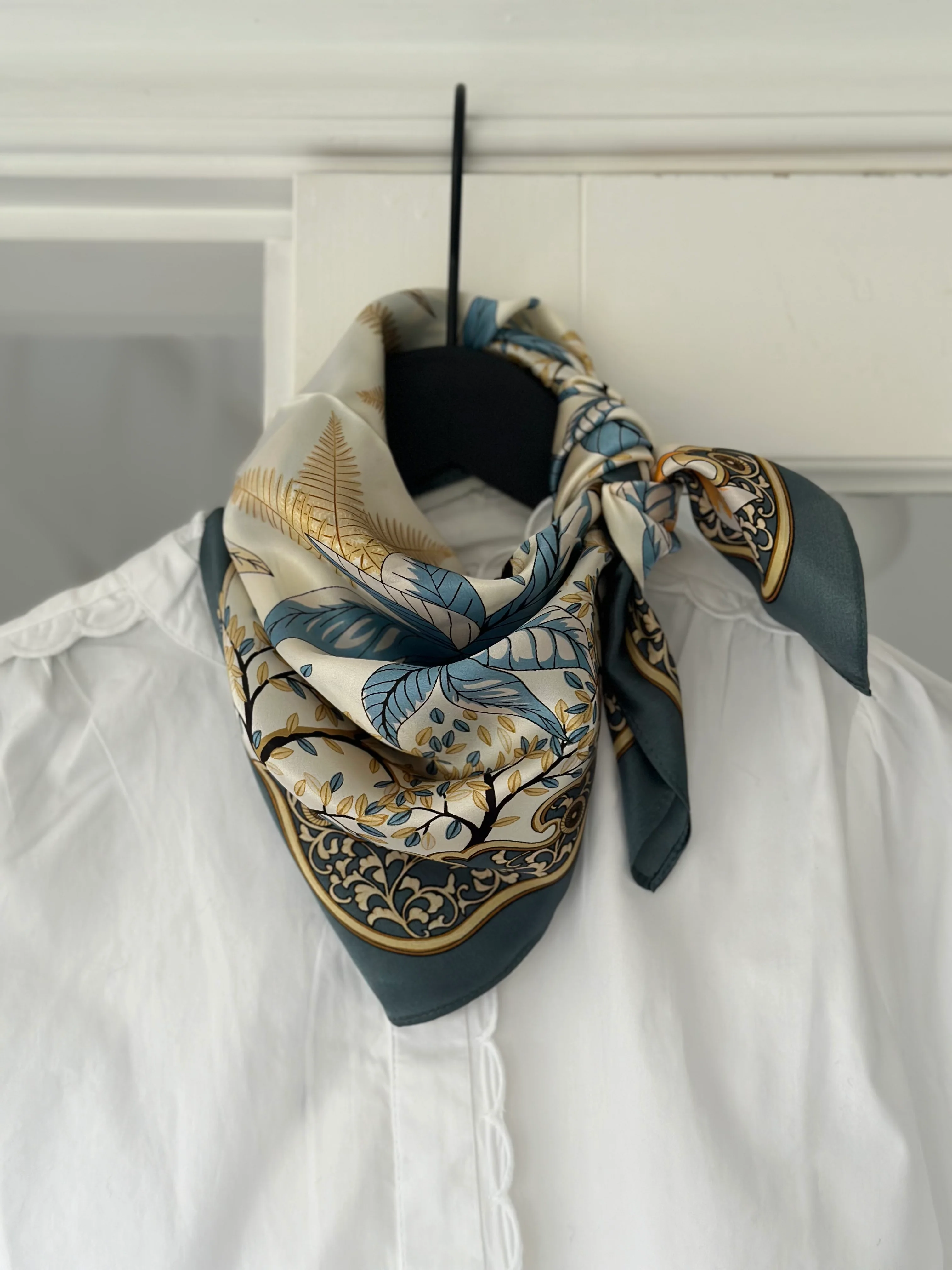 Plissé Copenhagen Bjanka Scarf Petrol - Image 2