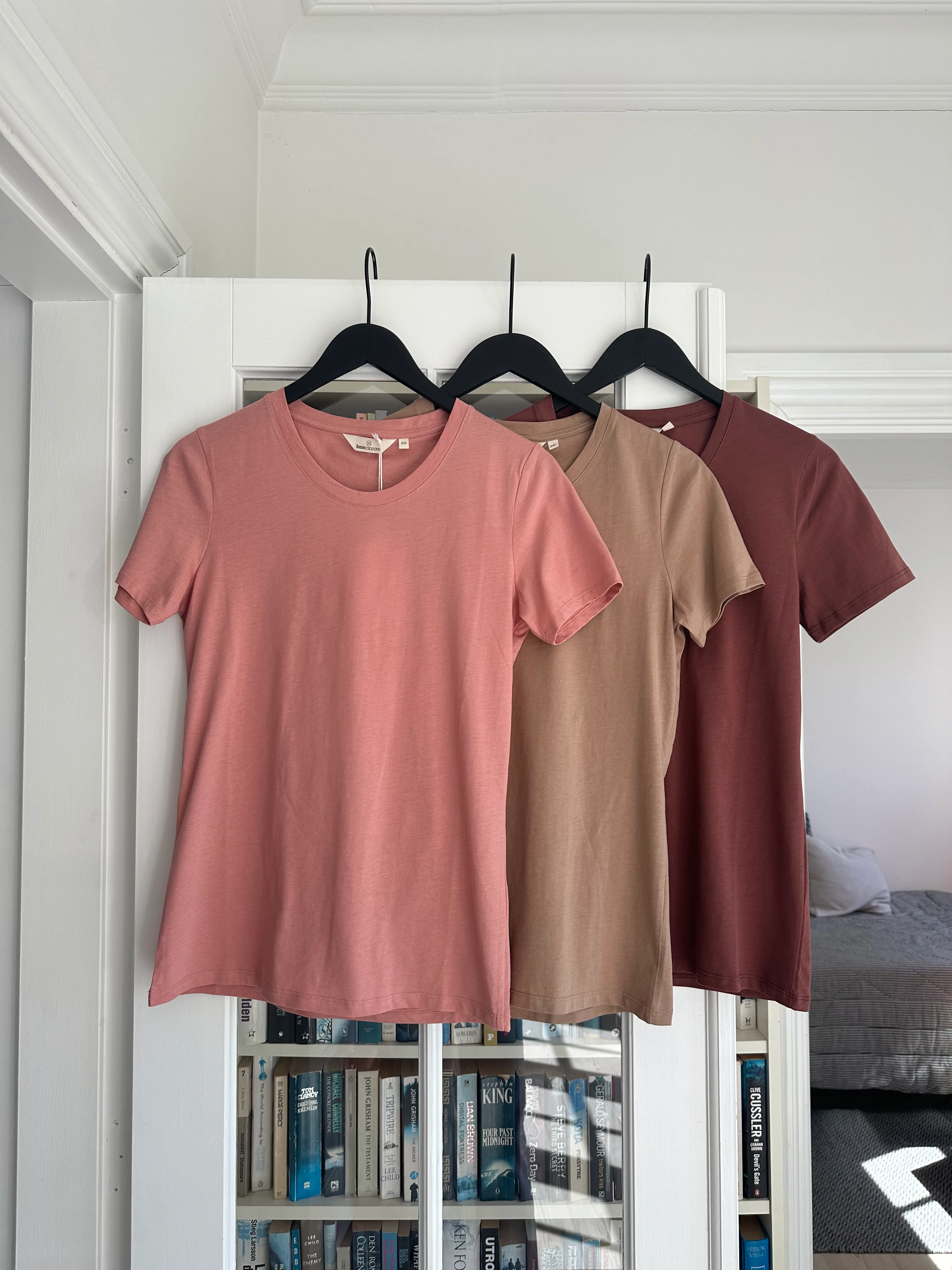 Basic Apparel Rebekka Tee GOTS Cameo - Image 3