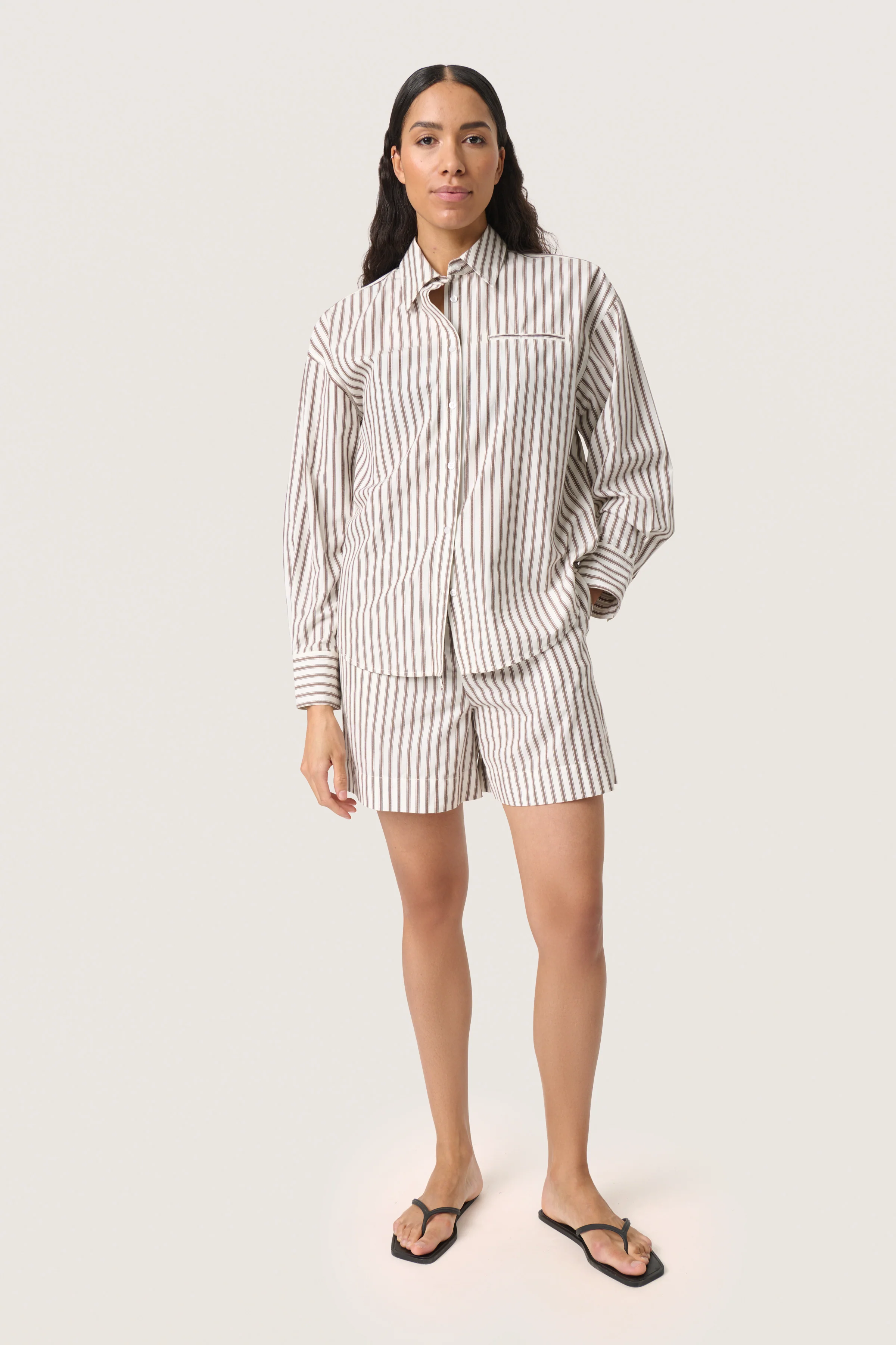 Soaked in Luxury SLMunevo Kaily Shorts Brown and White Stripe - Image 2