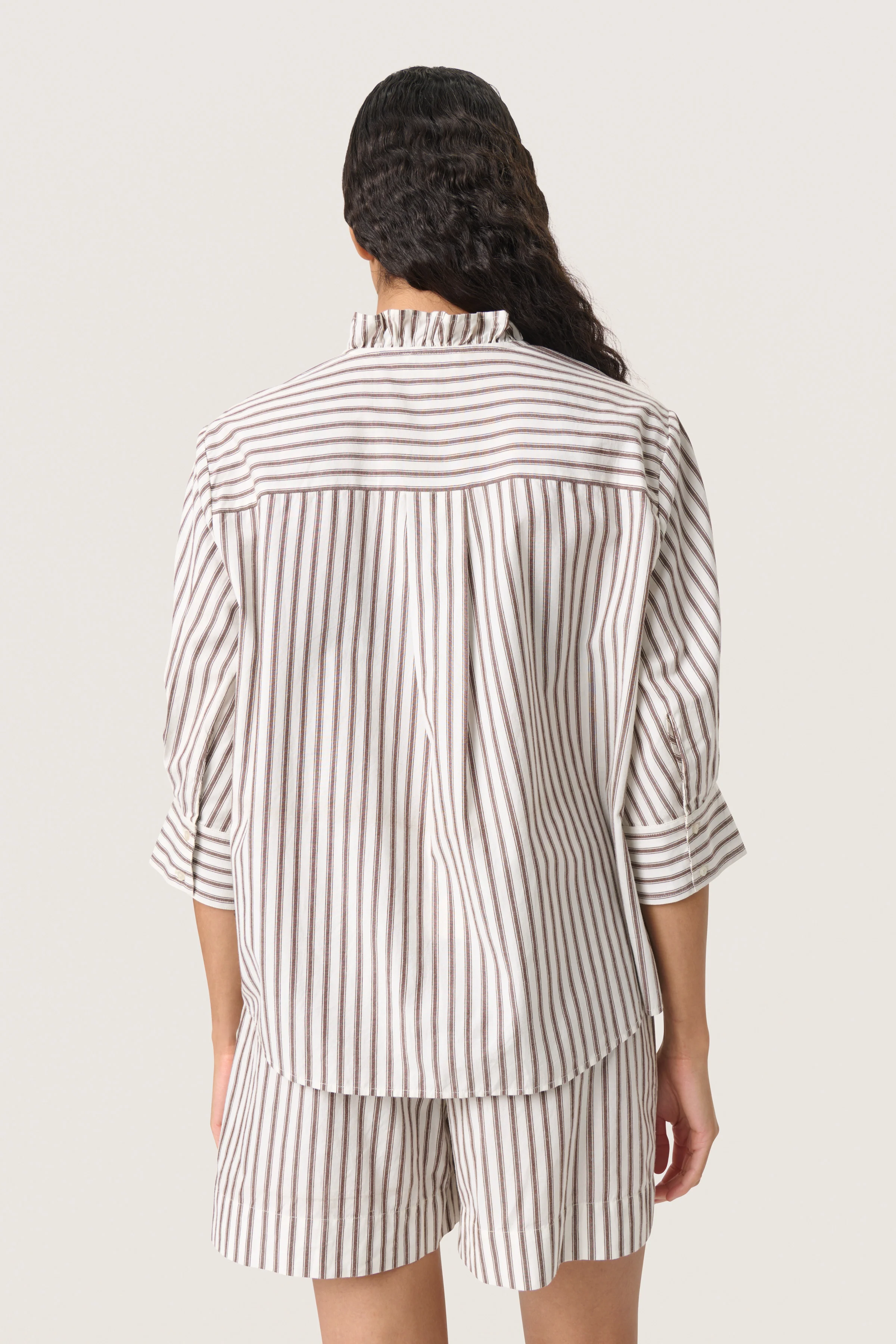 Soaked in Luxury SLMunevo Kaily Shorts Brown and White Stripe - Image 5