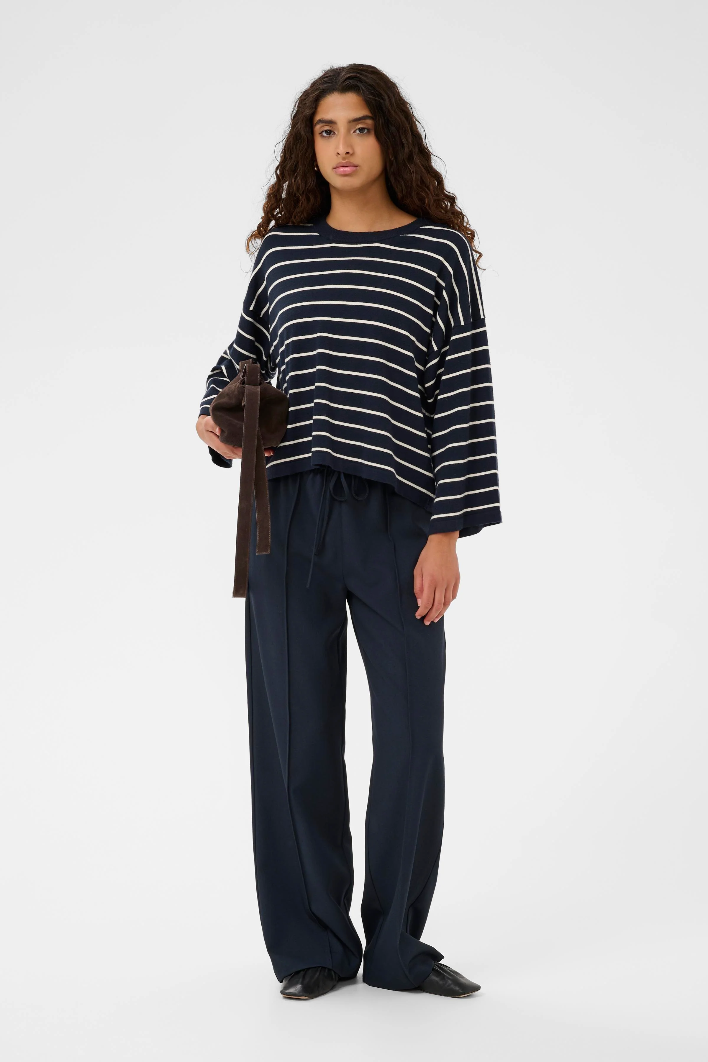 Soaked in Luxury SLSpina Boxy Pullover Cropped navy w. white stripes - Image 3