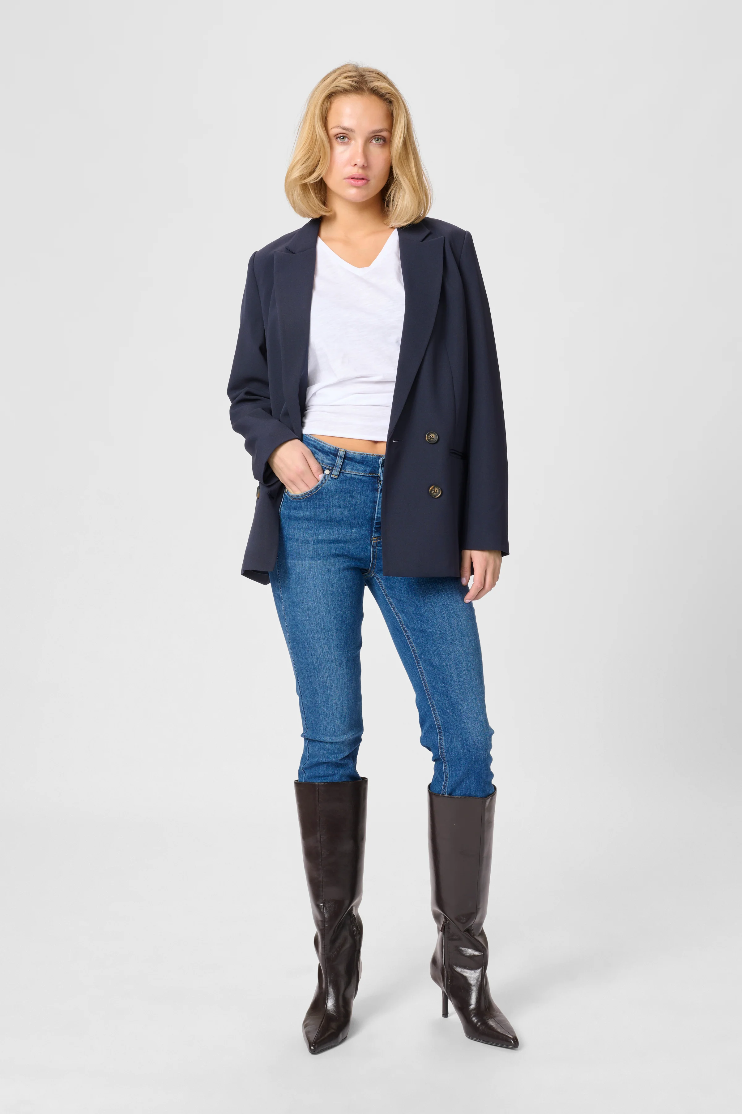 My Essential Wardrobe the Celina High straight medium blue - Image 6